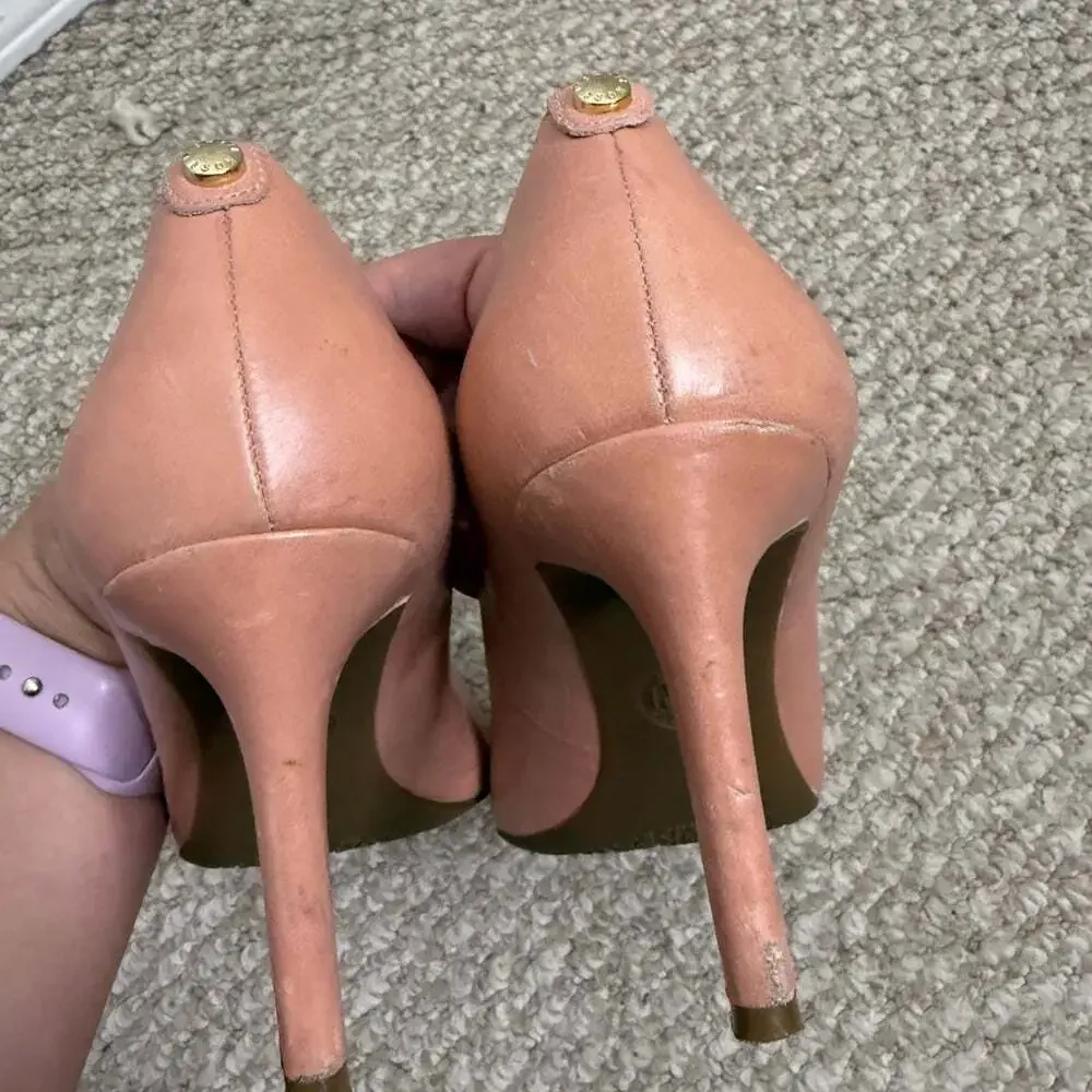 Michael kors  Women's pointed toe heels size 7 pink